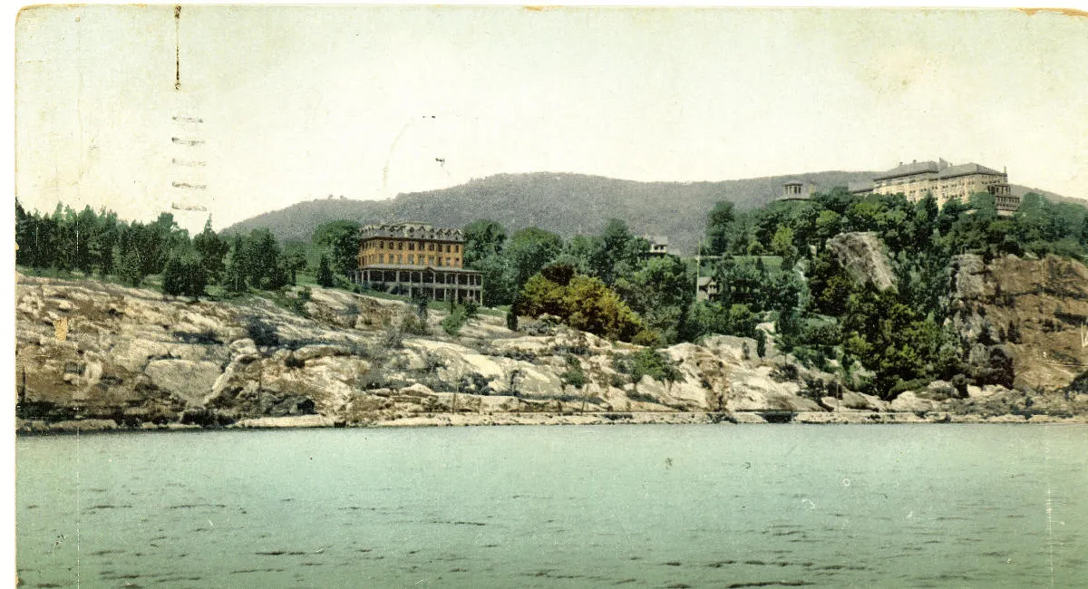 Vintage postcard: The Highlands shoreline from the Hudson
